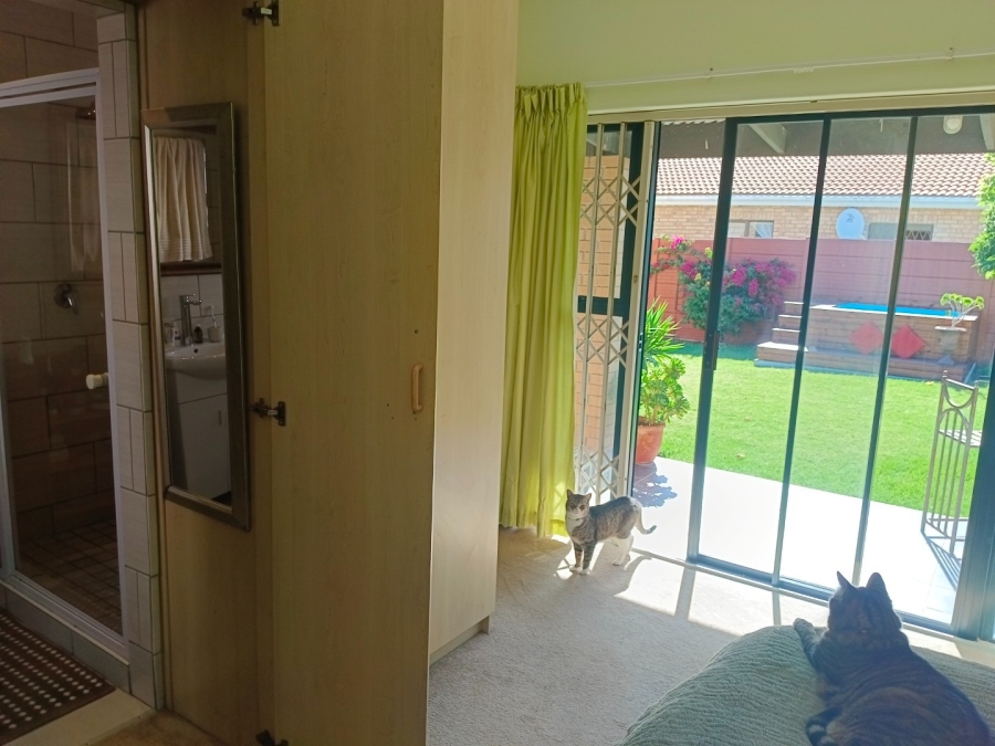 3 Bedroom Property for Sale in Sandbaai Western Cape